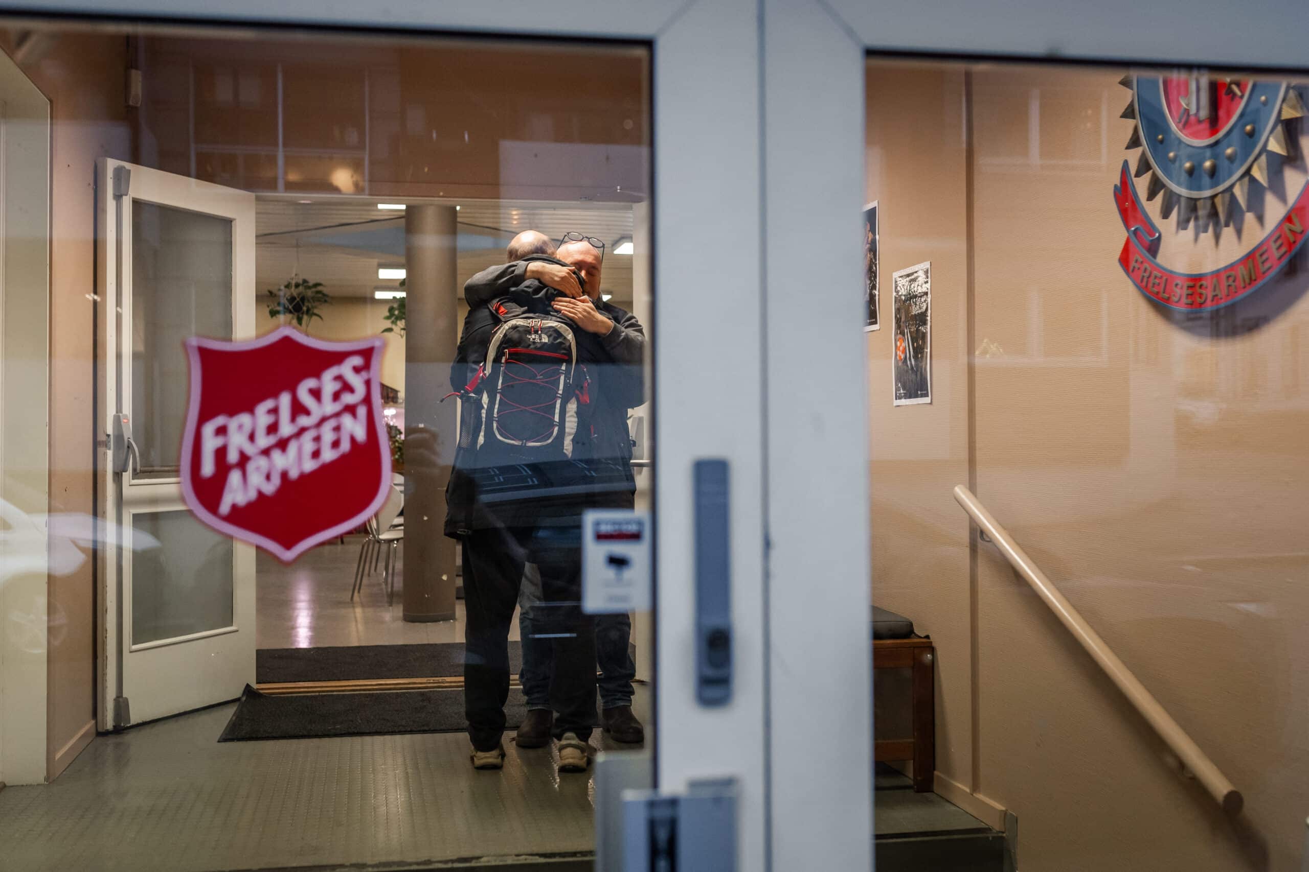 Utdeling av mat ved en av Frelsesarmeens slumstasjoner i Norge